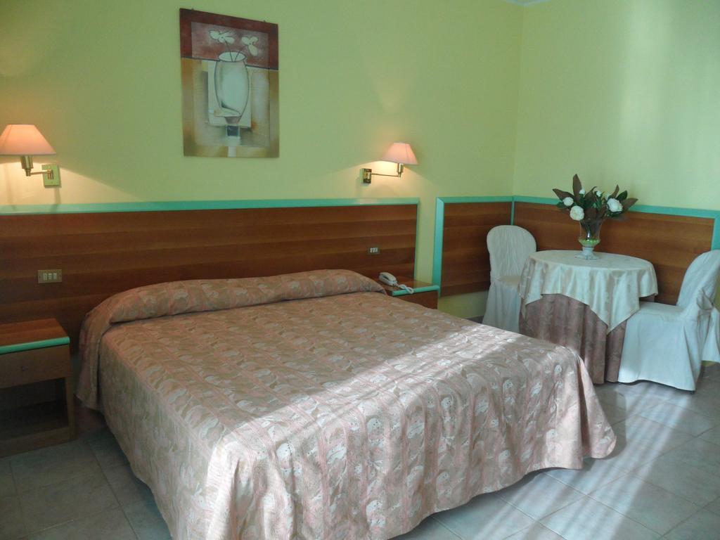 Hotel Parco Degli Ulivi Scerne Exterior foto